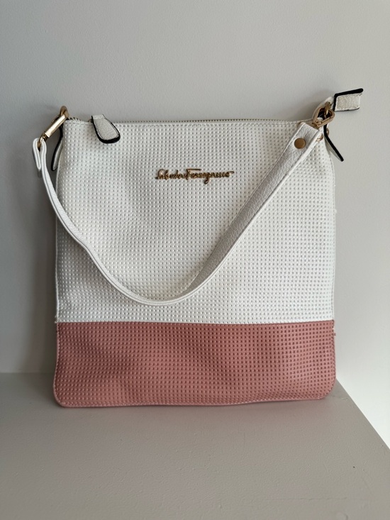 Salvatore Ferragamo Handbags - Salvatore Ferragamo White and Dusty Rose Two-Tone Shoulder Bag